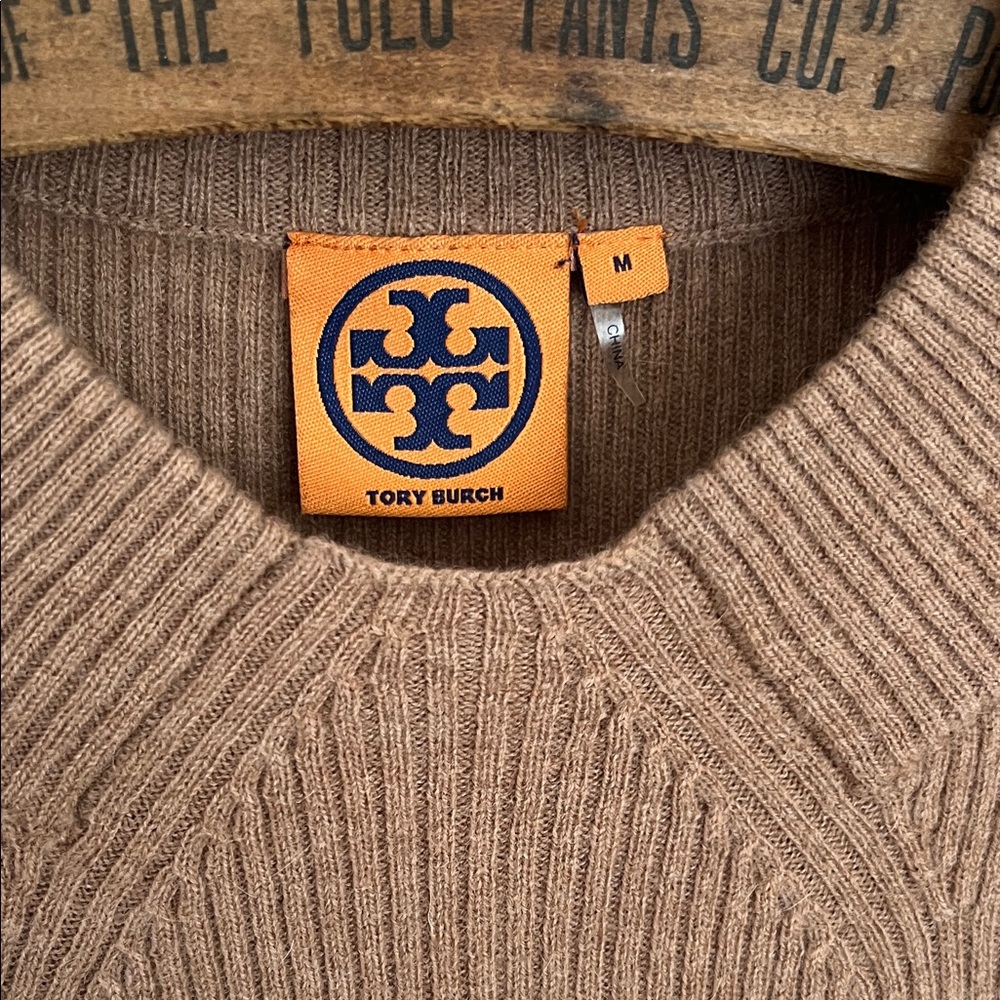 Tory Burch Tan Crewneck Sweater for Women size M,pit to pit 17 
Great condition